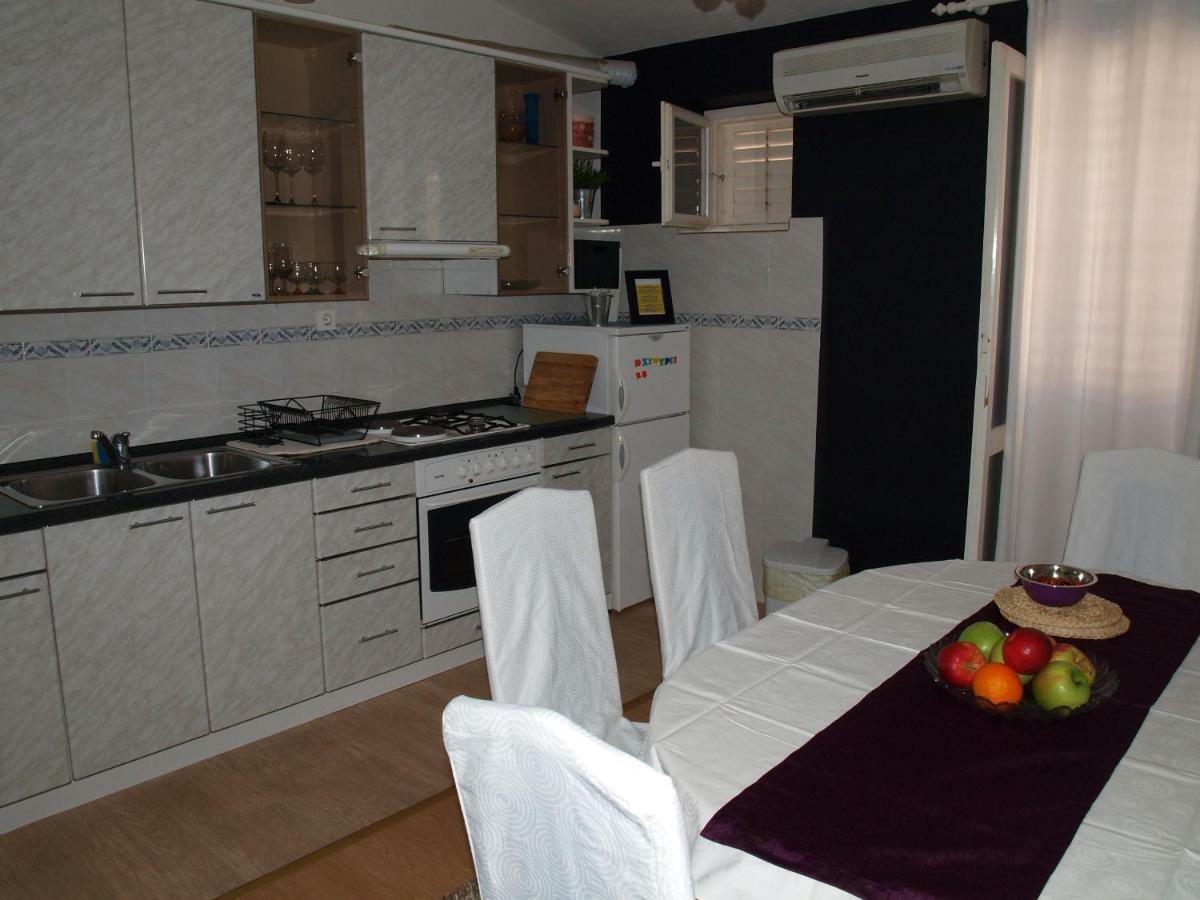 Apartment Duje Макарска Екстериор снимка
